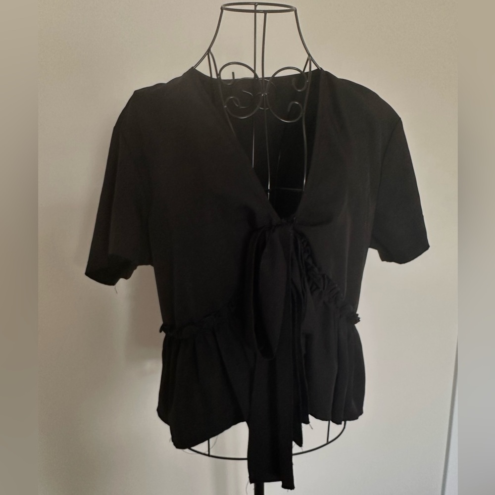 Source Unknown Elegant Black Blouse with Tie Detail